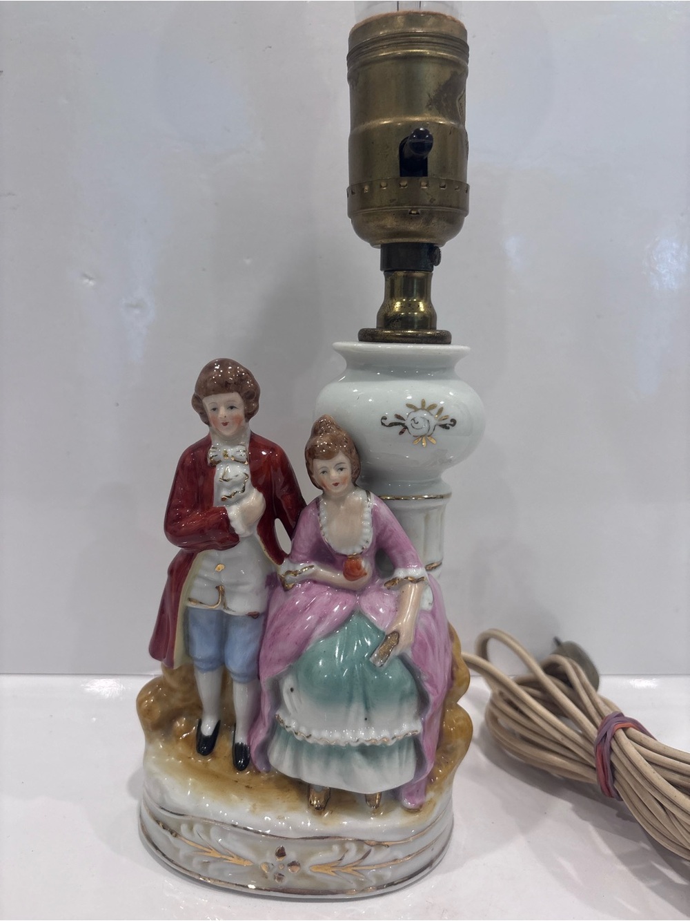Vintage Maruyama Occupied Japan porcelain figural table lamp Victorian 1945-52